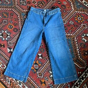 Unworn Gap size 32 High Rise Wide Leg Crop Jeans